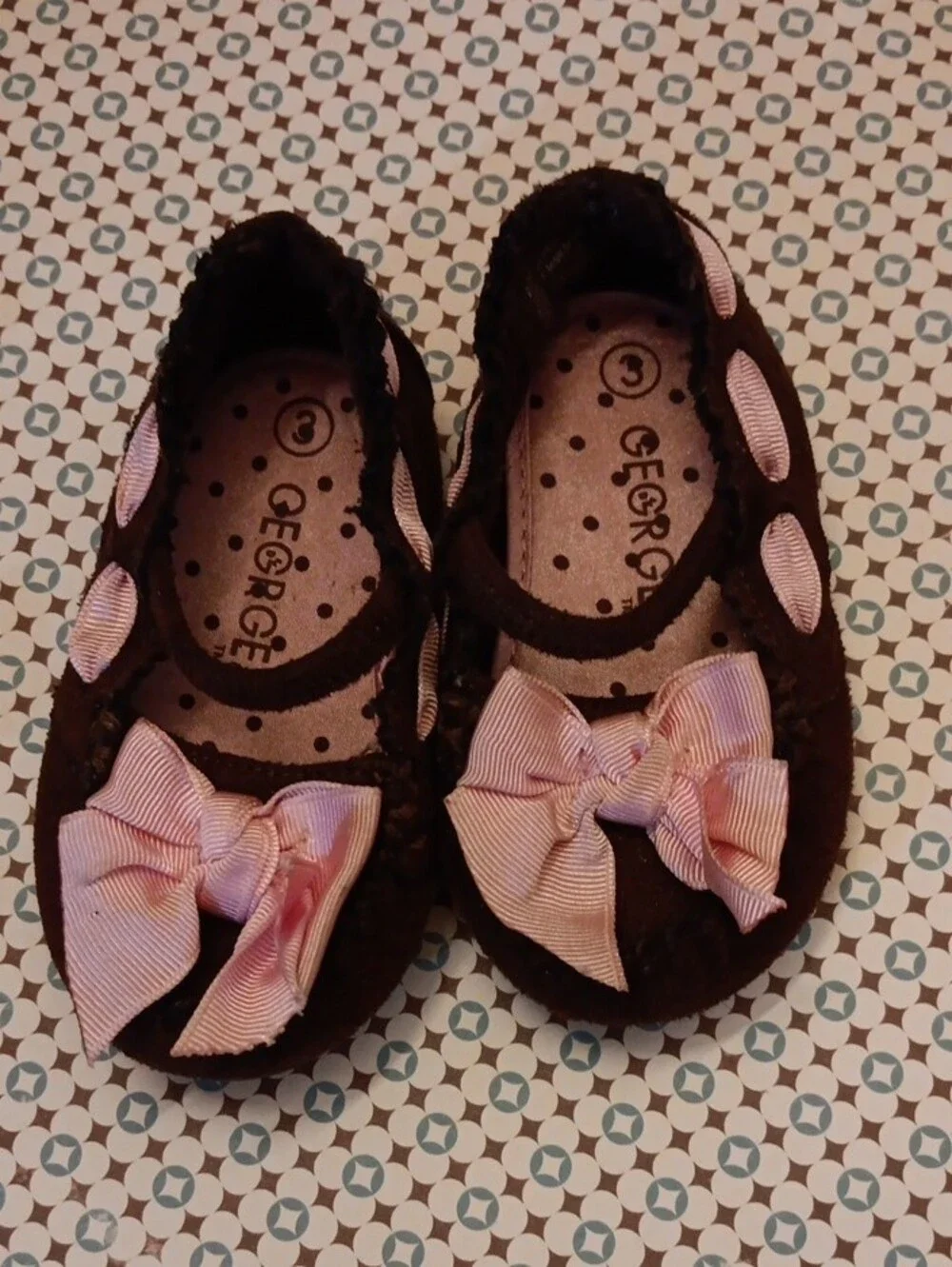 Lot of 5 pair -  baby girls shoes sizes 0-3 months up to toddler size 3